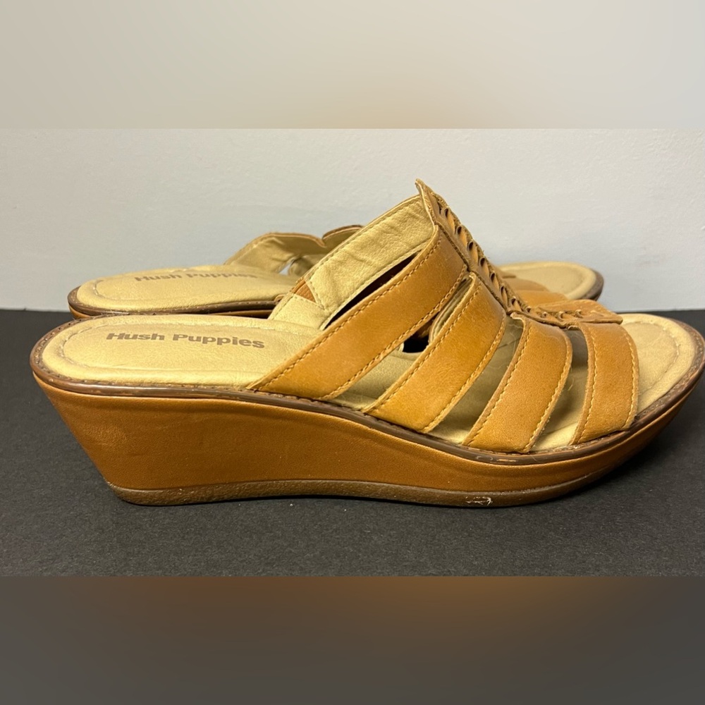 Hush Puppies- Wedge Sandal-Tan, Size:9,‎  Pre-Owned - Picture 3 of 7